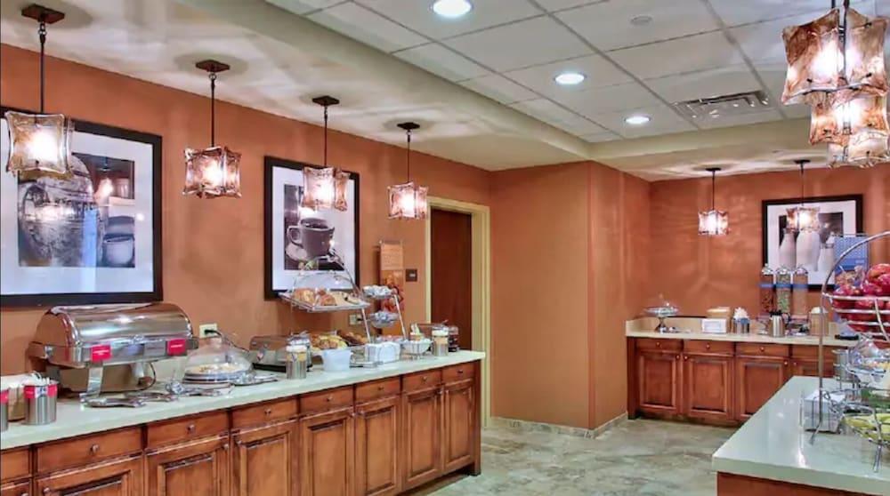 Hampton Inn & Suites Scottsdale At Talking Stick Екстериор снимка