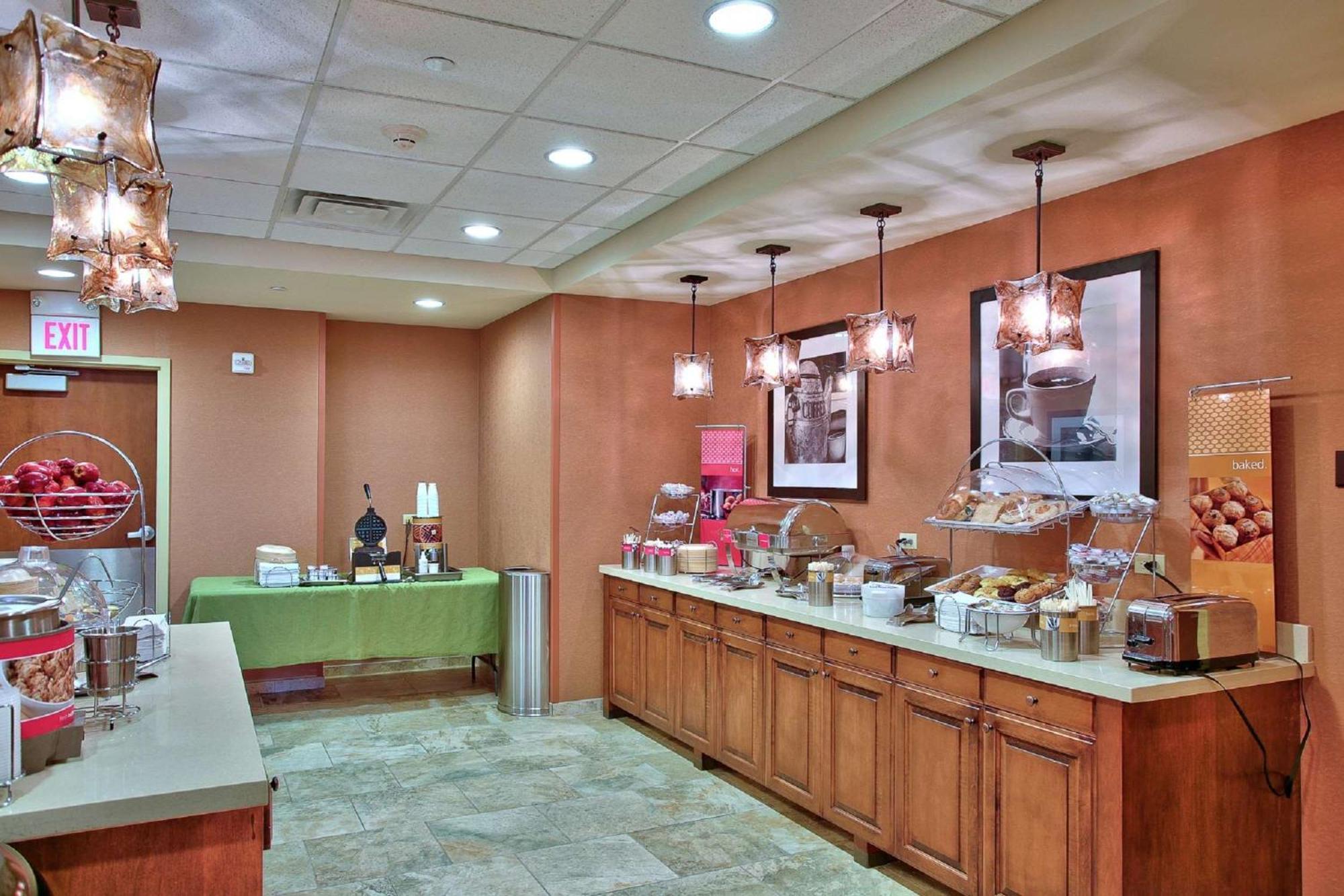Hampton Inn & Suites Scottsdale At Talking Stick Екстериор снимка