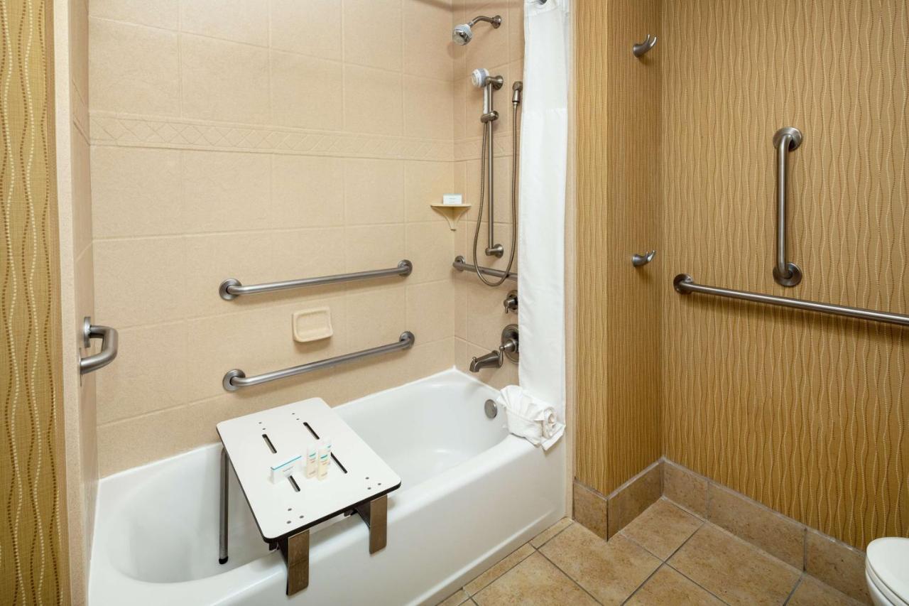 Hampton Inn & Suites Scottsdale At Talking Stick Екстериор снимка